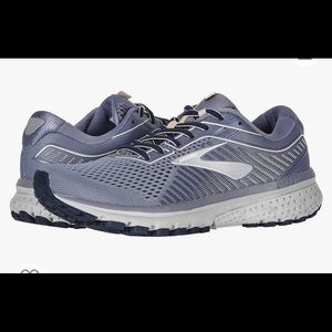 Brook’s Ghost women’s sneakers size 7